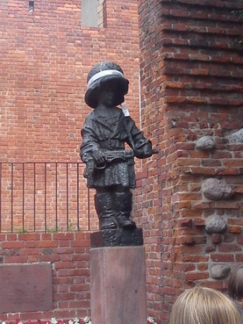 Pomnik MaÅego PowstaÅca - Warszawa, mazowieckie.jpg