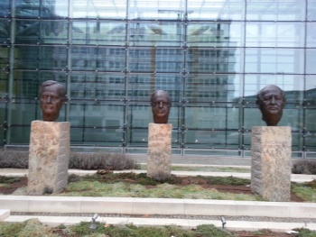 Bush-Helmut-Gorbi - Berlin, Berlin.jpg