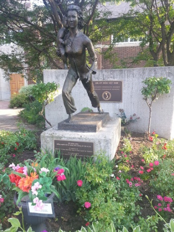 Vietnam War Monument - Ottawa, ON.jpg