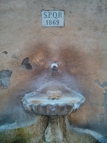 S.P.Q.R Fountain - Roma, Lazio.jpg