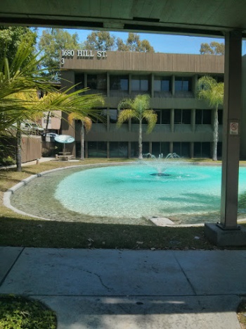 Hill St Fountain - Signal Hill, CA.jpg