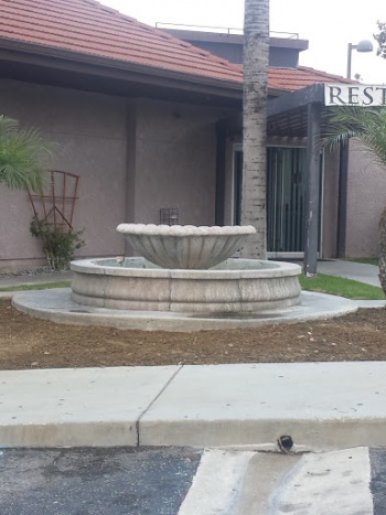 Luna Fountain - Pomona, CA.jpg