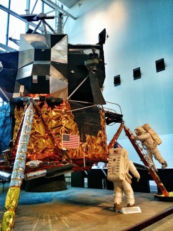 Apollo Lunar Lander - Washington, DC.jpg