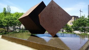Double Cube - Ville de Québec, QC.jpg