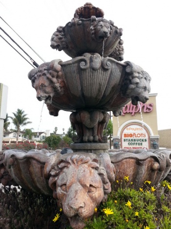 Mayor Lion Head Fountain - Torrance, CA.jpg