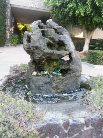 Frog Fountain - Glendale, CA.jpg