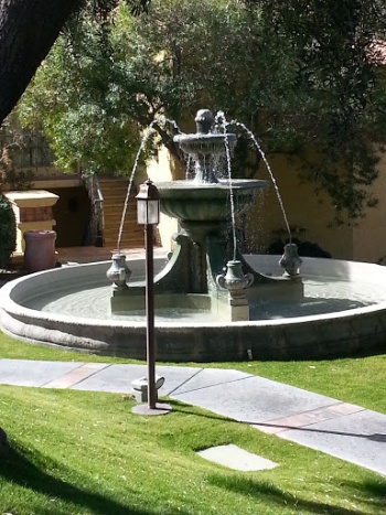 Point Tapatio South Fountain - Phoenix, AZ.jpg