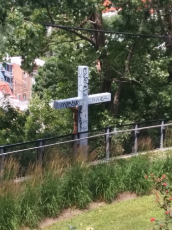 Croix Lucien-Borne - Ville de Québec, QC.jpg