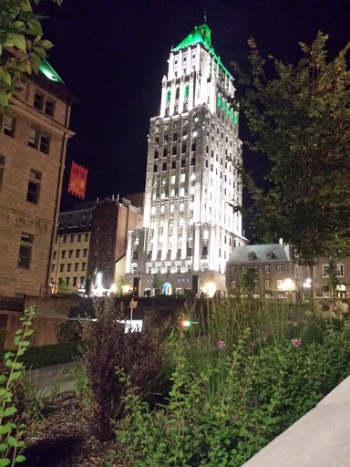 Ãdifice Price - Ville de Québec, QC.jpg
