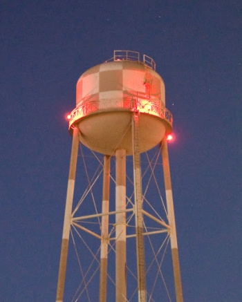 Hendy Avenue Water Tower - Sunnyvale, CA.jpg