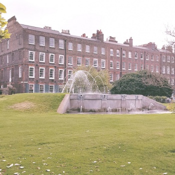 Fountain - London, England.jpg