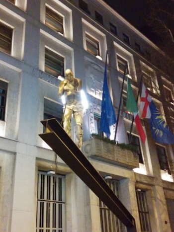 Lampione Umano - Milano, Lombardia.jpg
