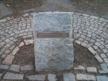 Charles Hendry Memorial - Alexandria, VA.jpg