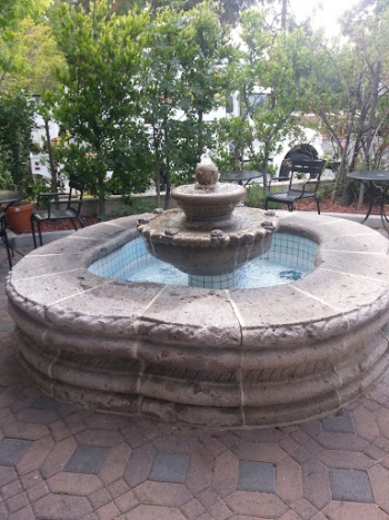 Oakbrook Mall Plaza Fountain - Thousand Oaks, CA.jpg